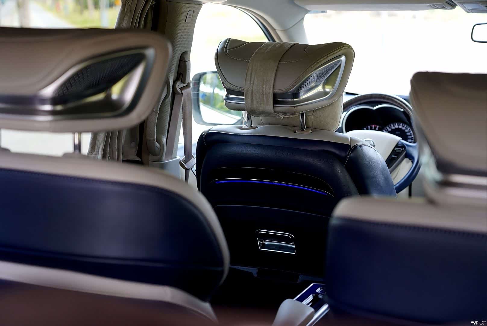 Nissan SL, 2016 13