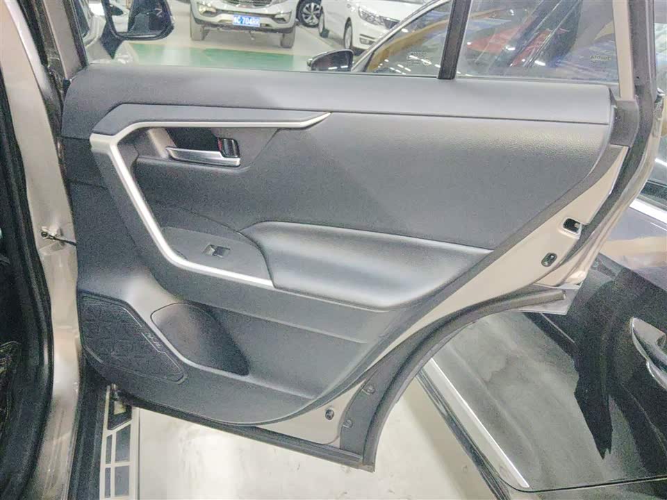 Toyota RAV4 Rongfang