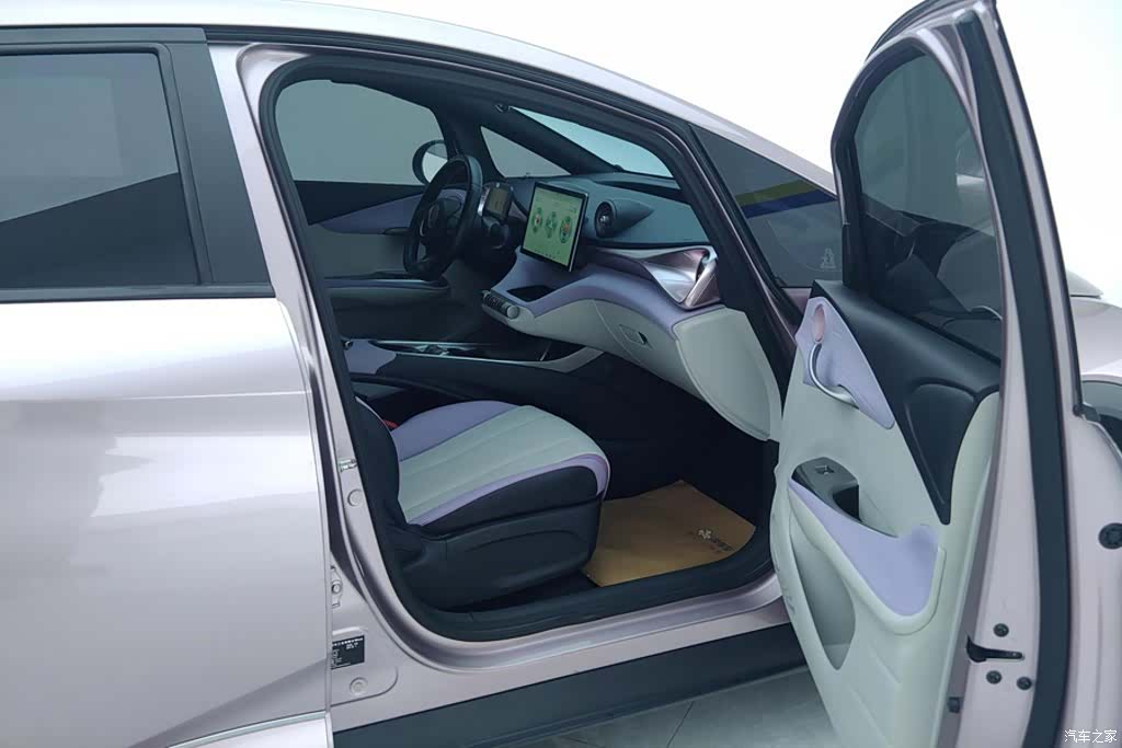 BYD Dolphin, 2023 8