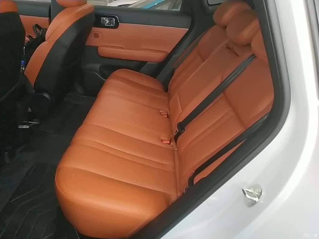 Wuling Starlight, 2025 17