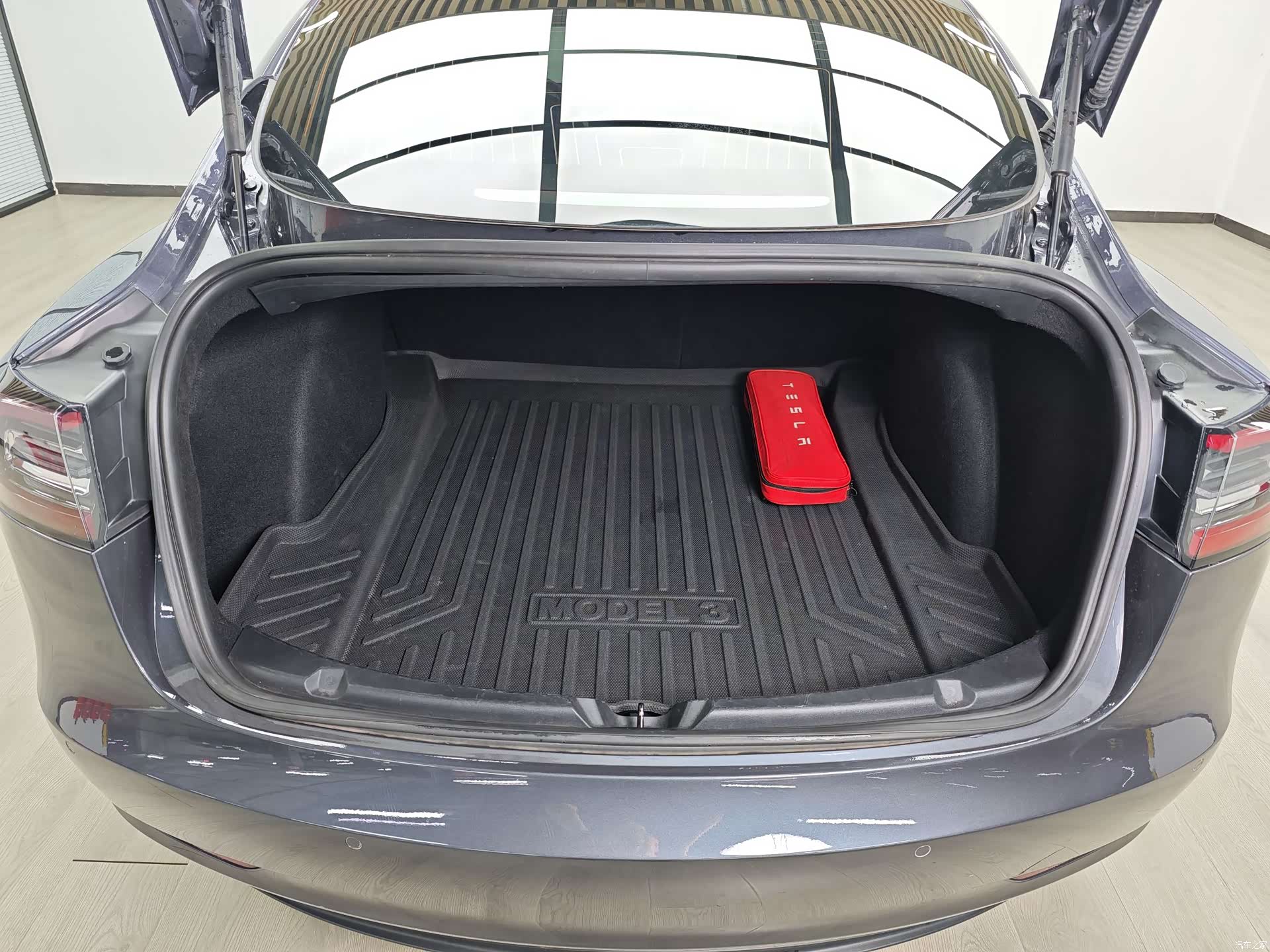 Tesla Model 3, 2020 7