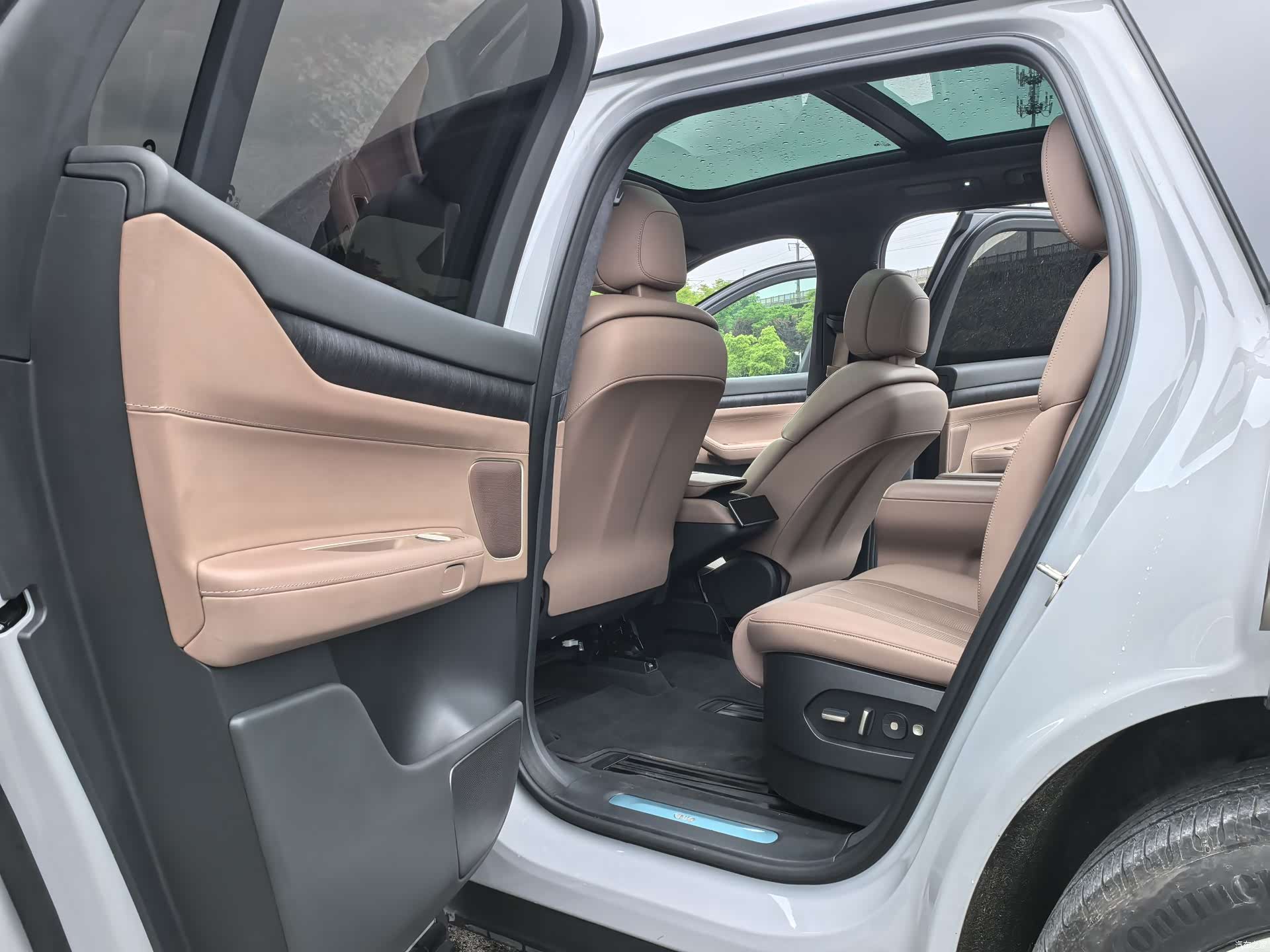 NIO ES8, 2024 10