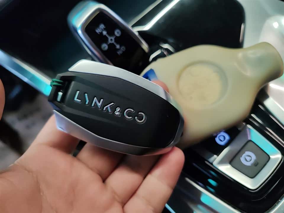 Lynk & Co 01