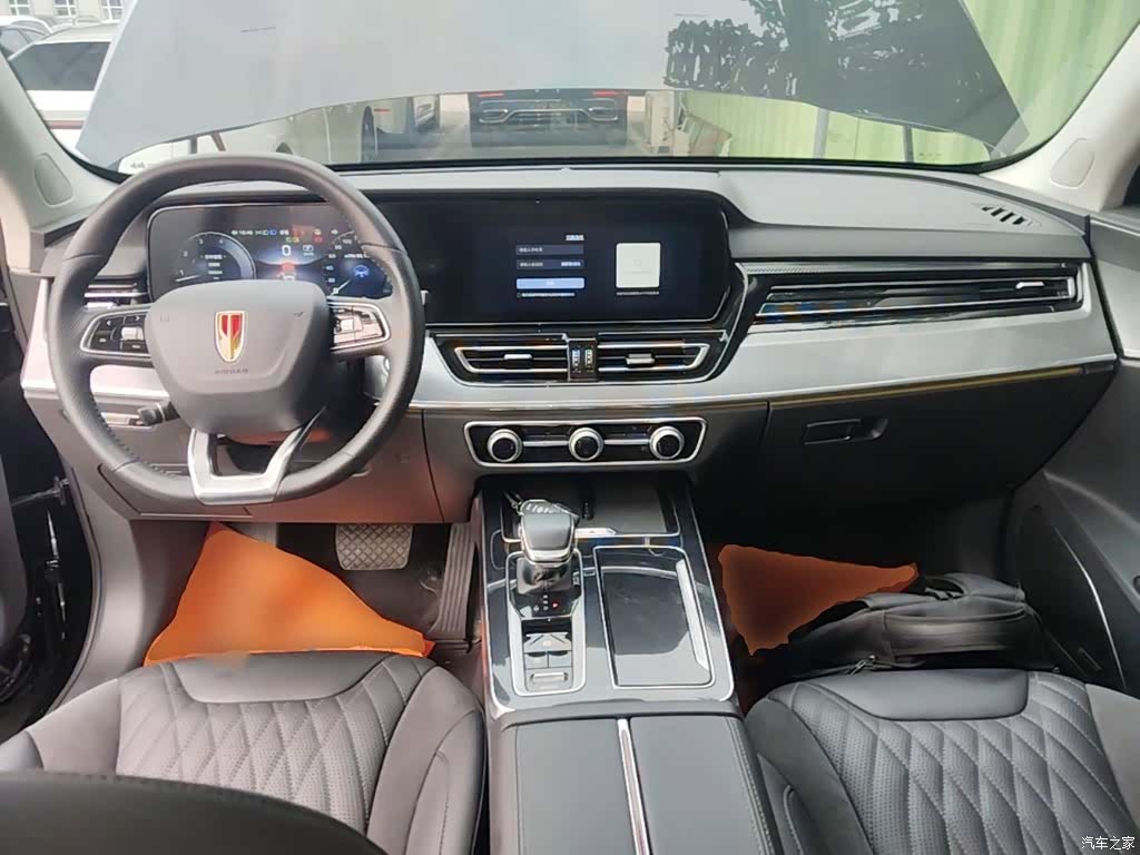 Hongqi HS5, 2023 10