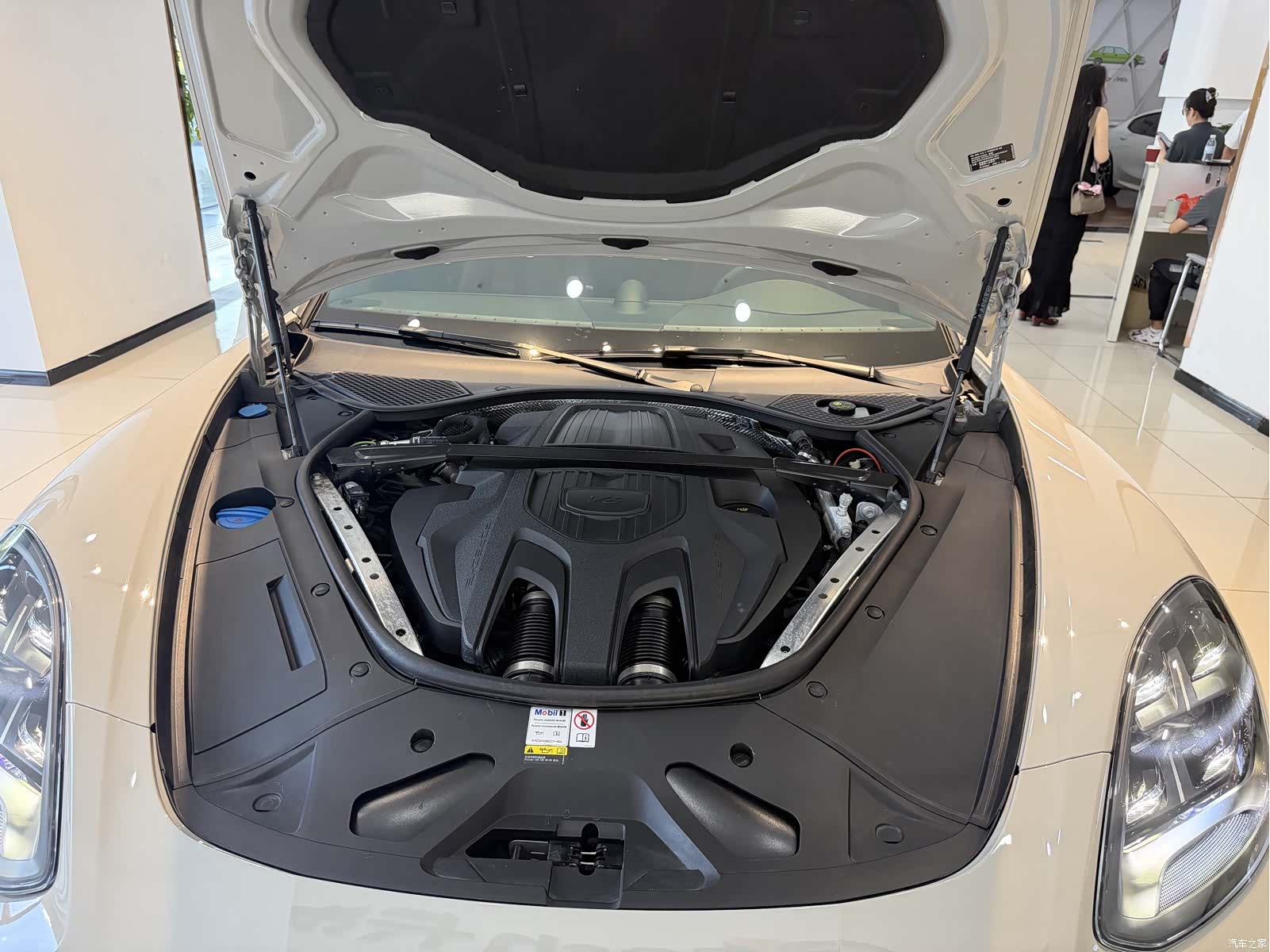 Porsche Panamera, 2023 28