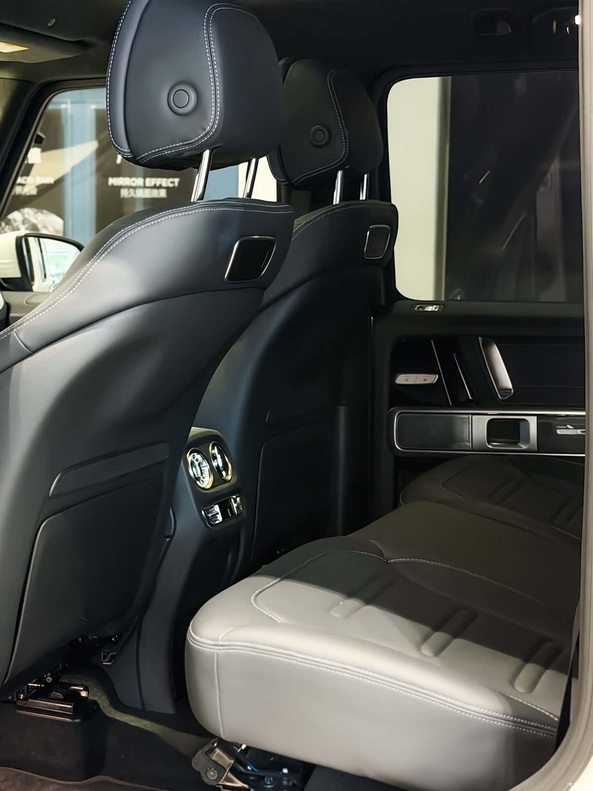 Mercedes-Benz G-Class, 2024 7