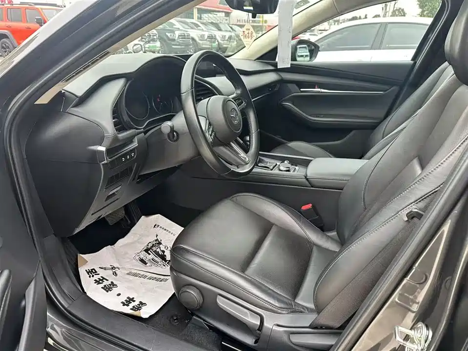 Mazda 3 Angkesaila