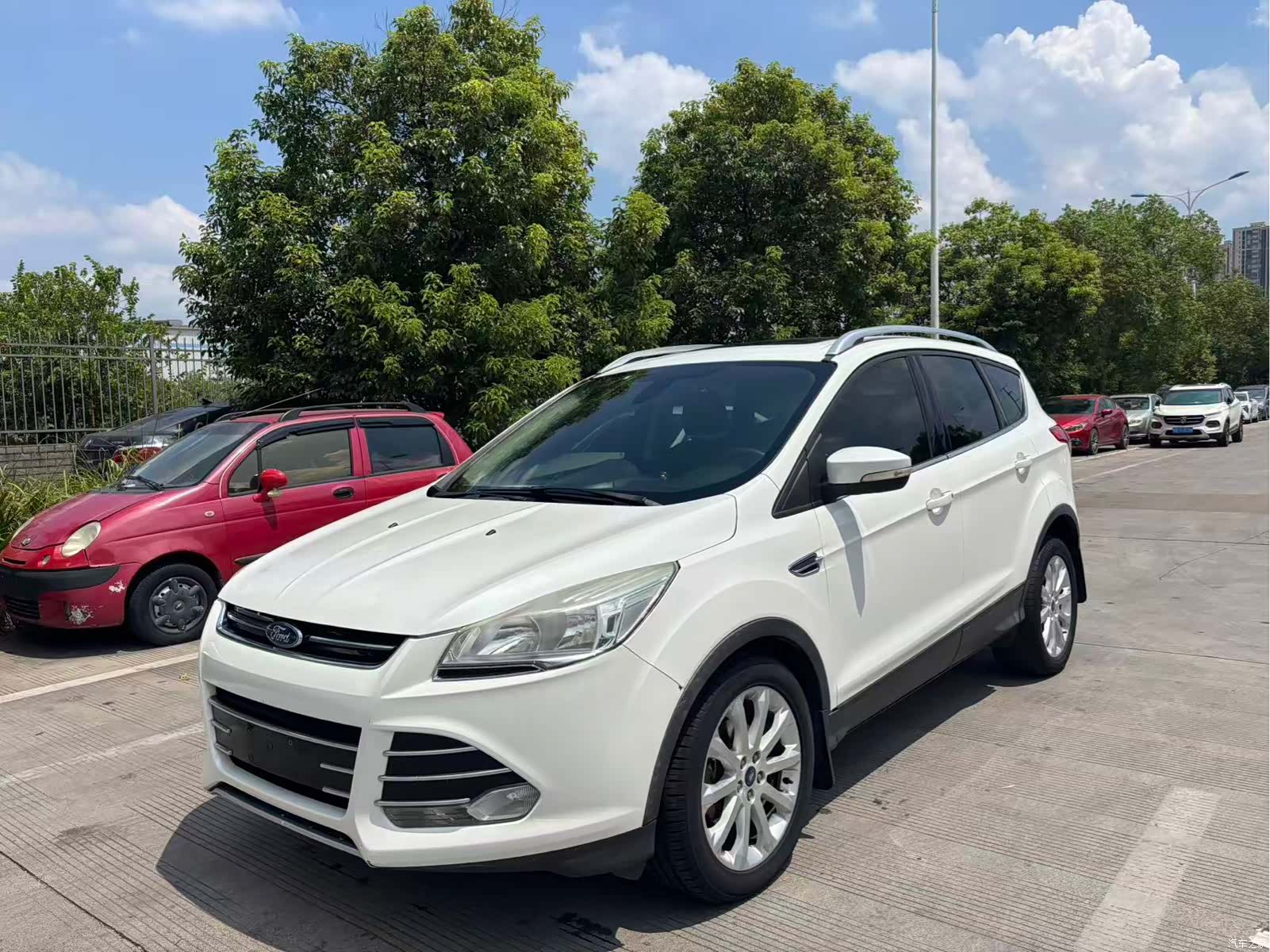Ford Kuga, 2015 3