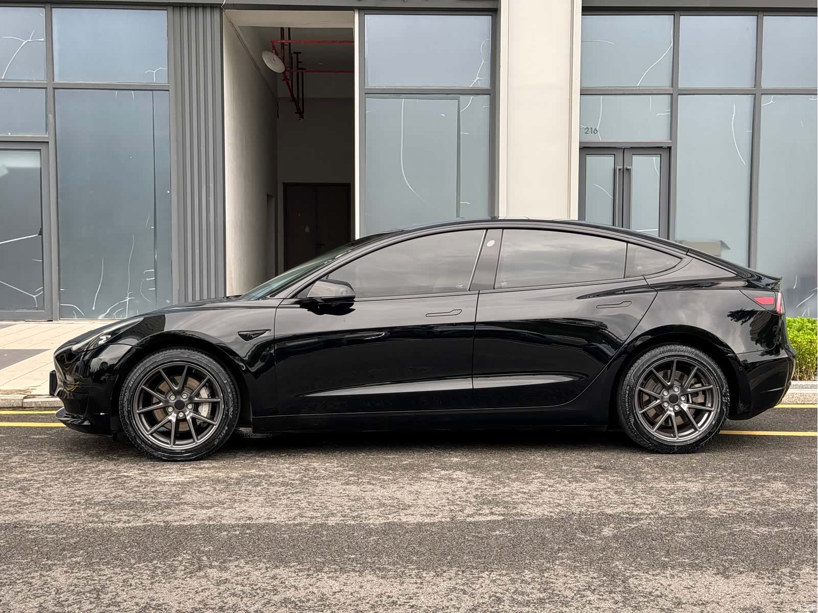 Tesla Model 3, 2021 все фото