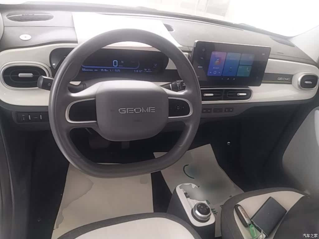 Geely Panda, 2025 10