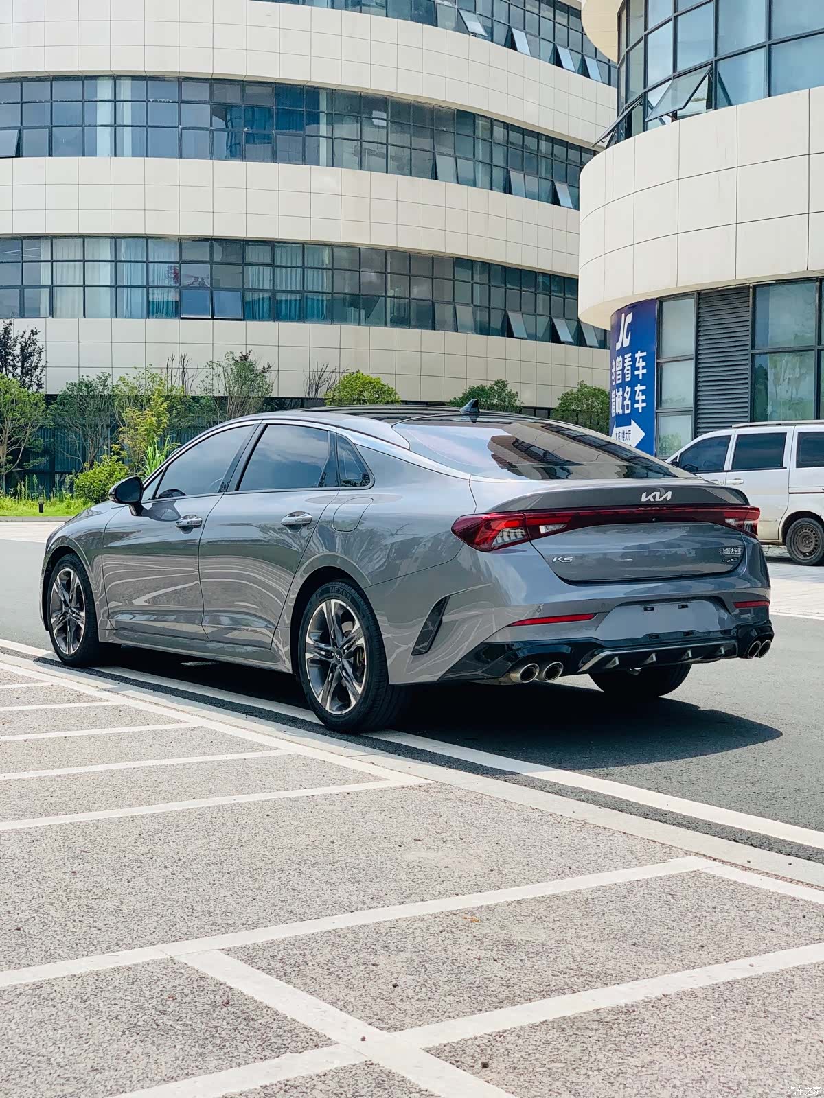 Kia K5, 2022 все фото