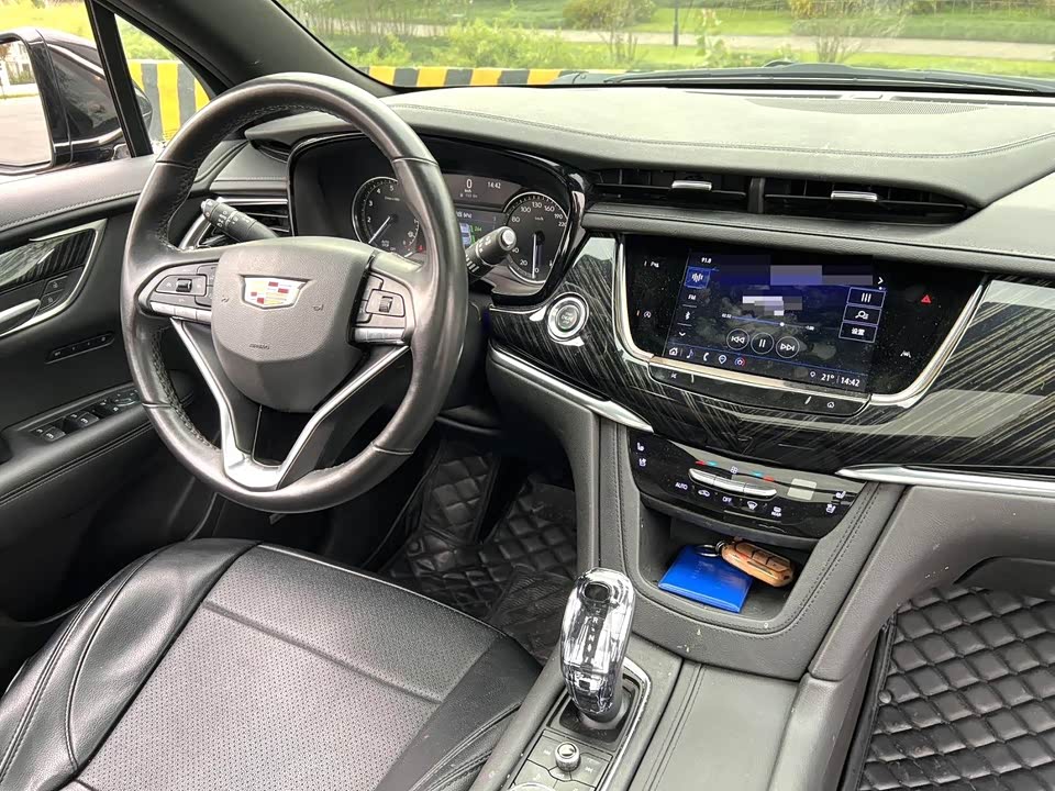 Cadillac XT6
