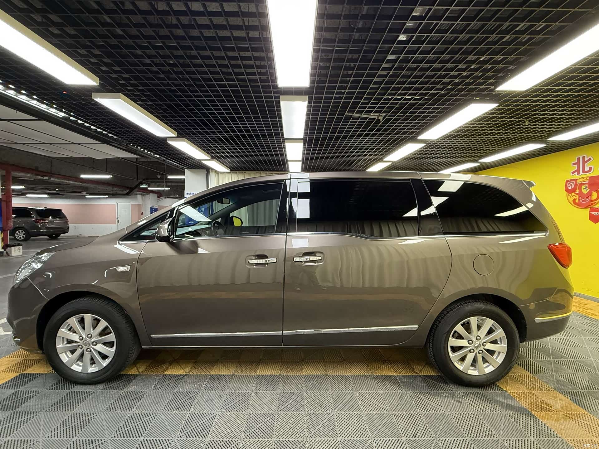 Buick GL8, 2019 4