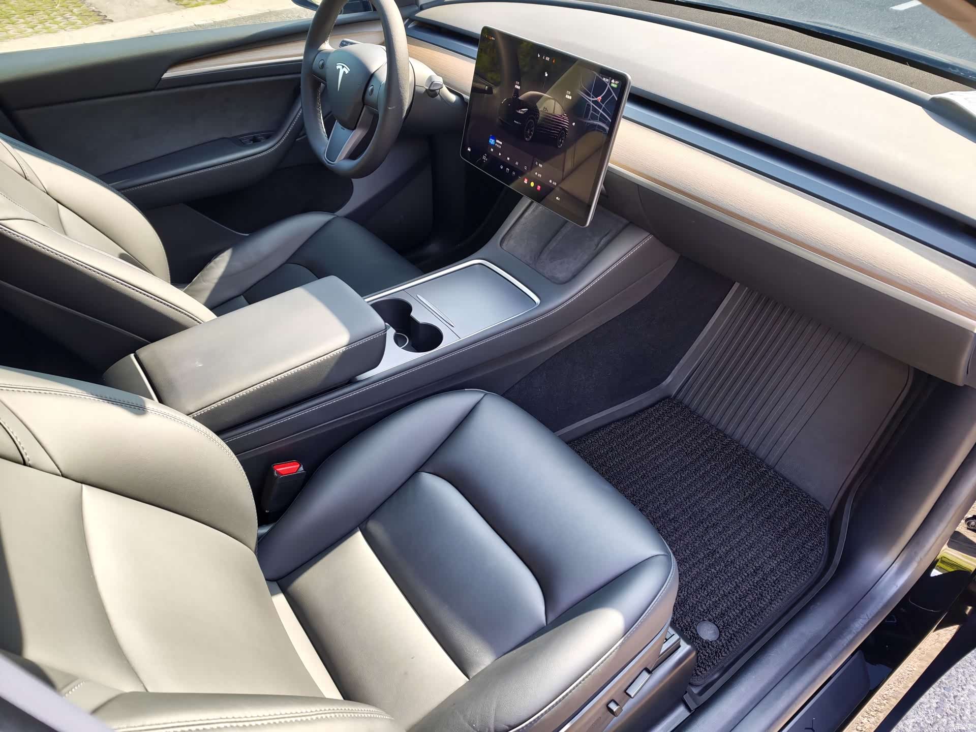 Tesla Model Y, 2022 15