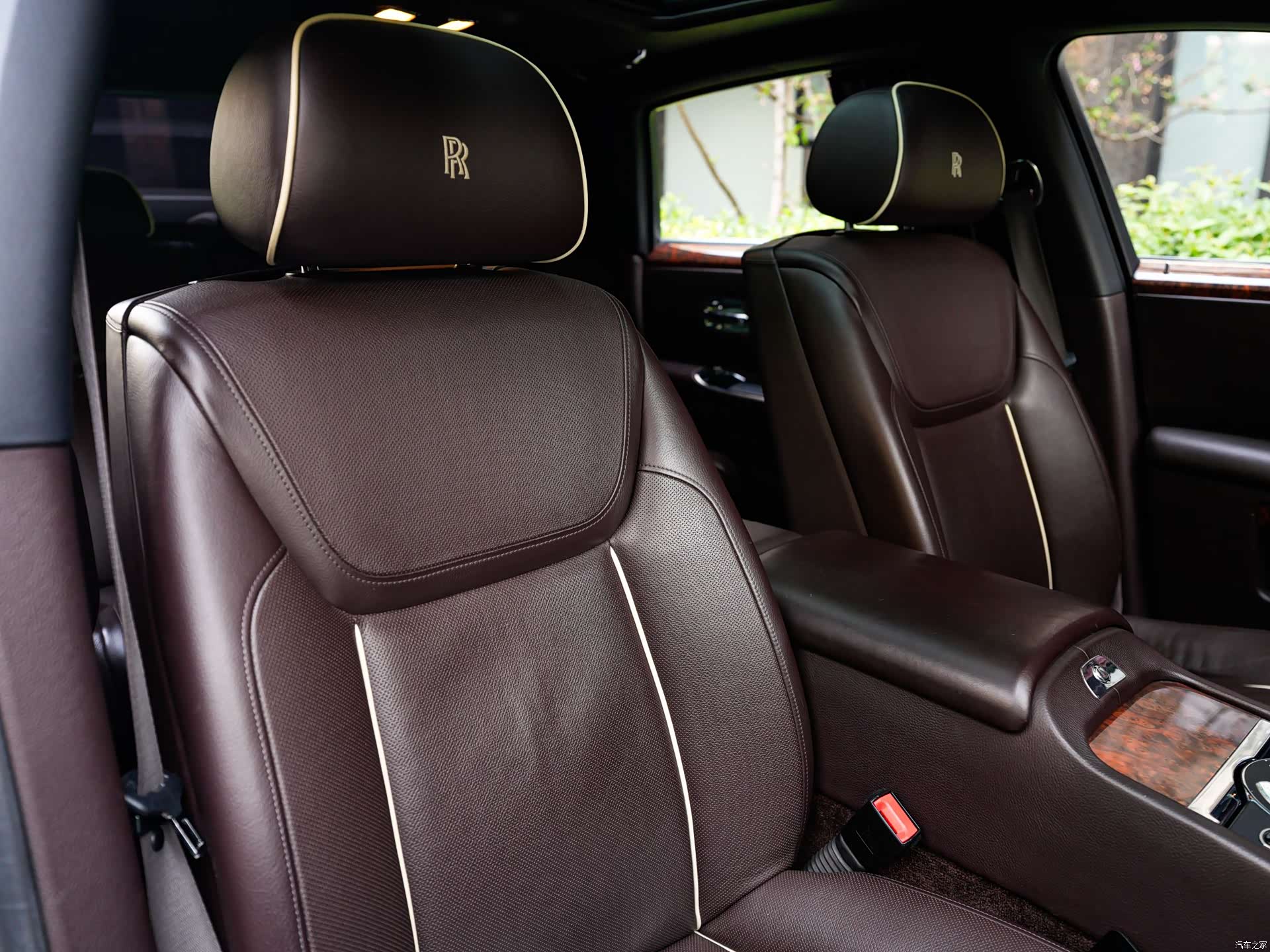 Rolls-Royce Ghost, 2016 6