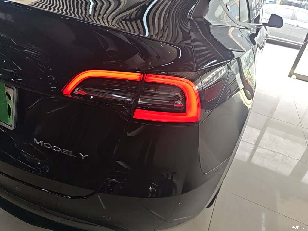 Tesla Model Y, 2021 24
