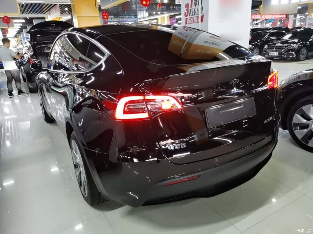 Tesla Model Y, 2021 все фото