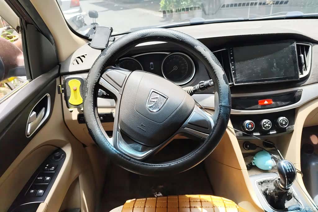 Wuling 730, 2017 15