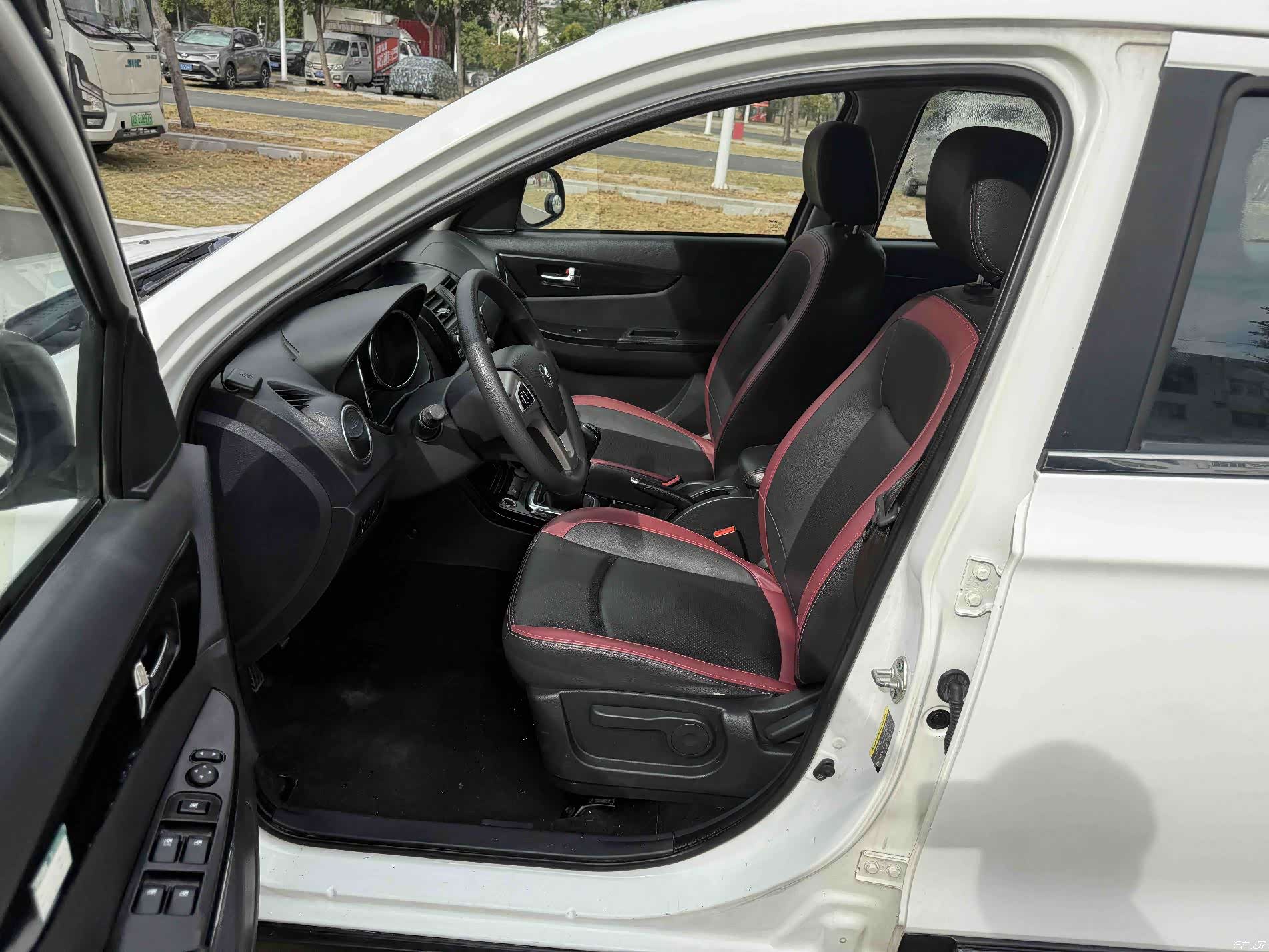 BAIC S3, 2015 10