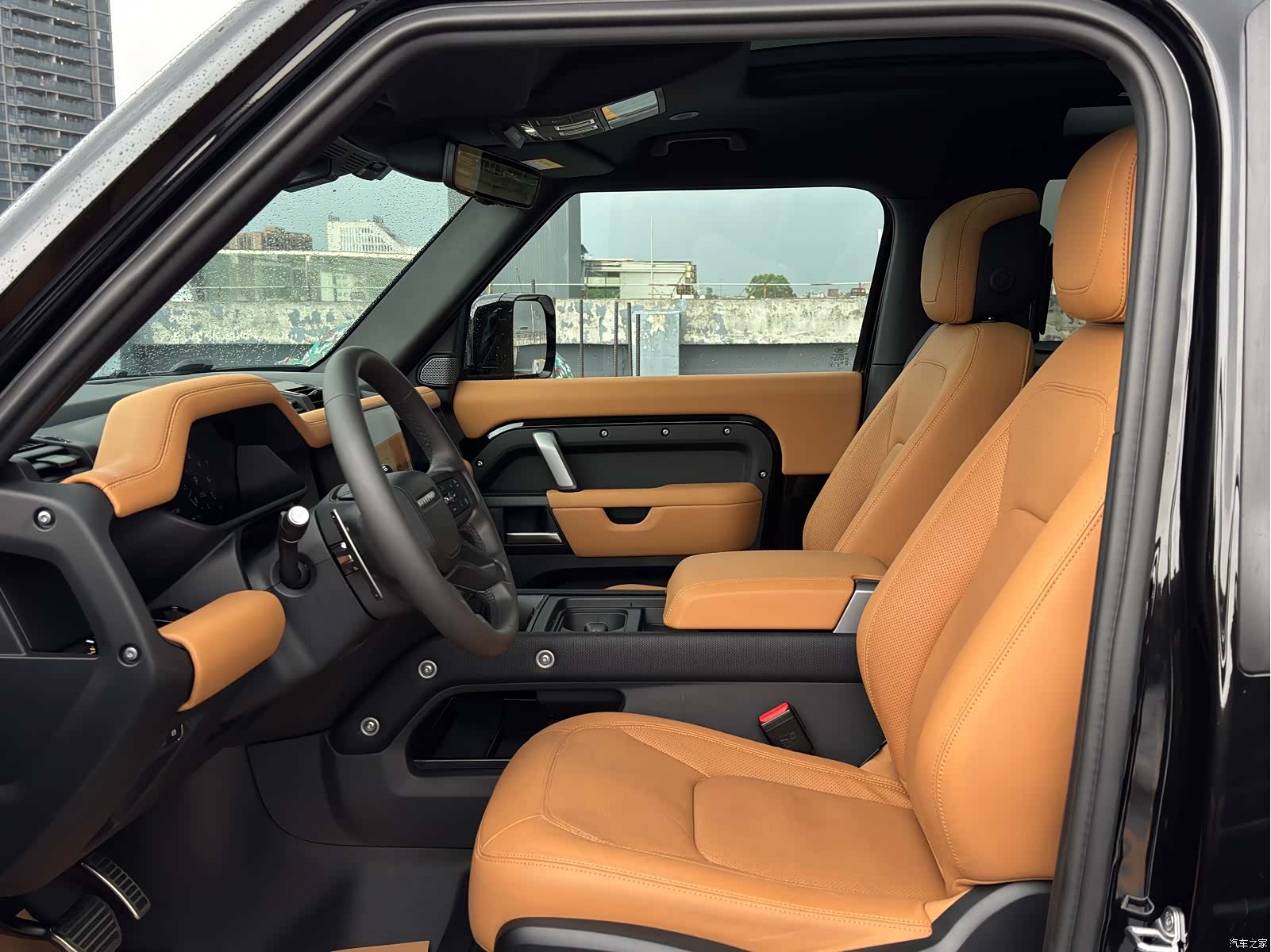 Land Rover Defender, 2024 8
