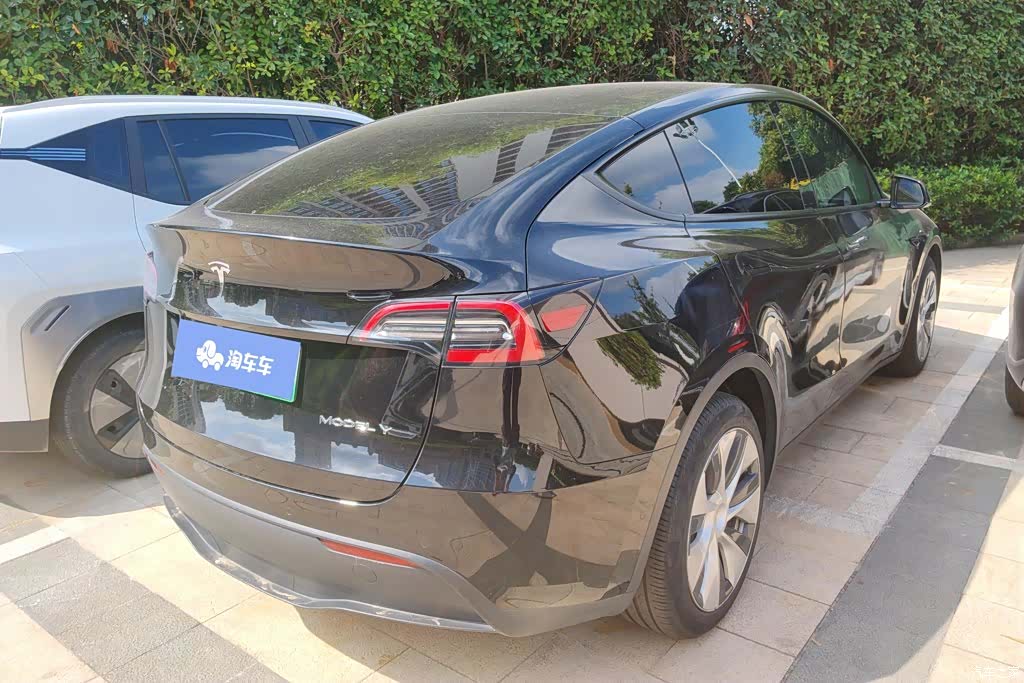 Tesla Model Y, 2021 3