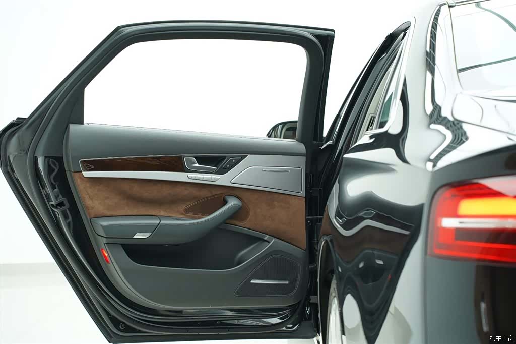 Audi A8L, 2014 22