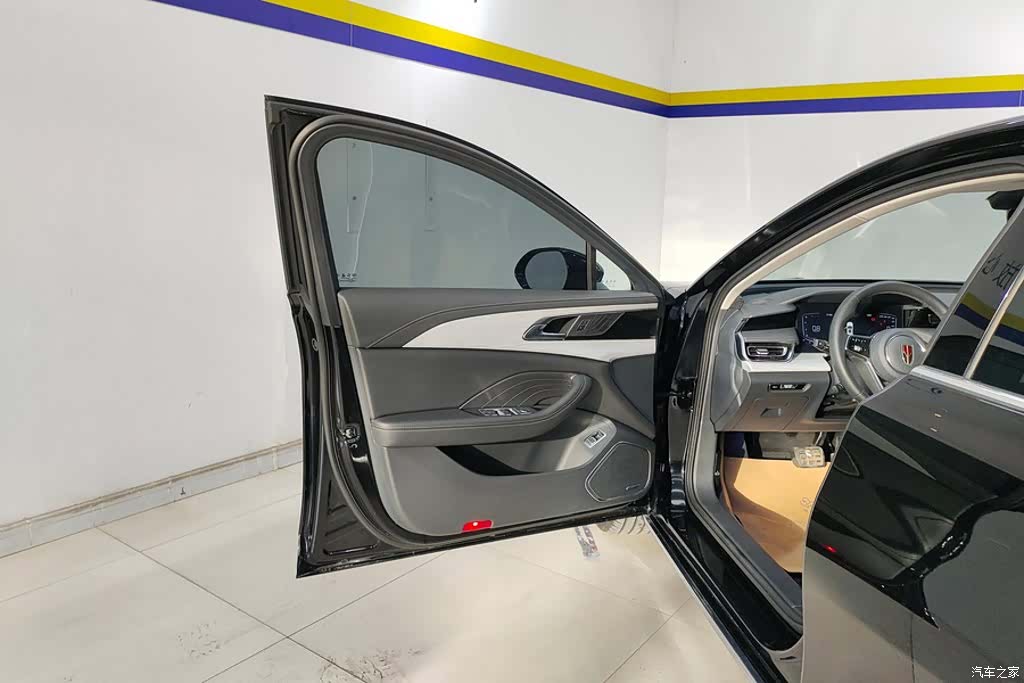 Hongqi H5, 2024 7