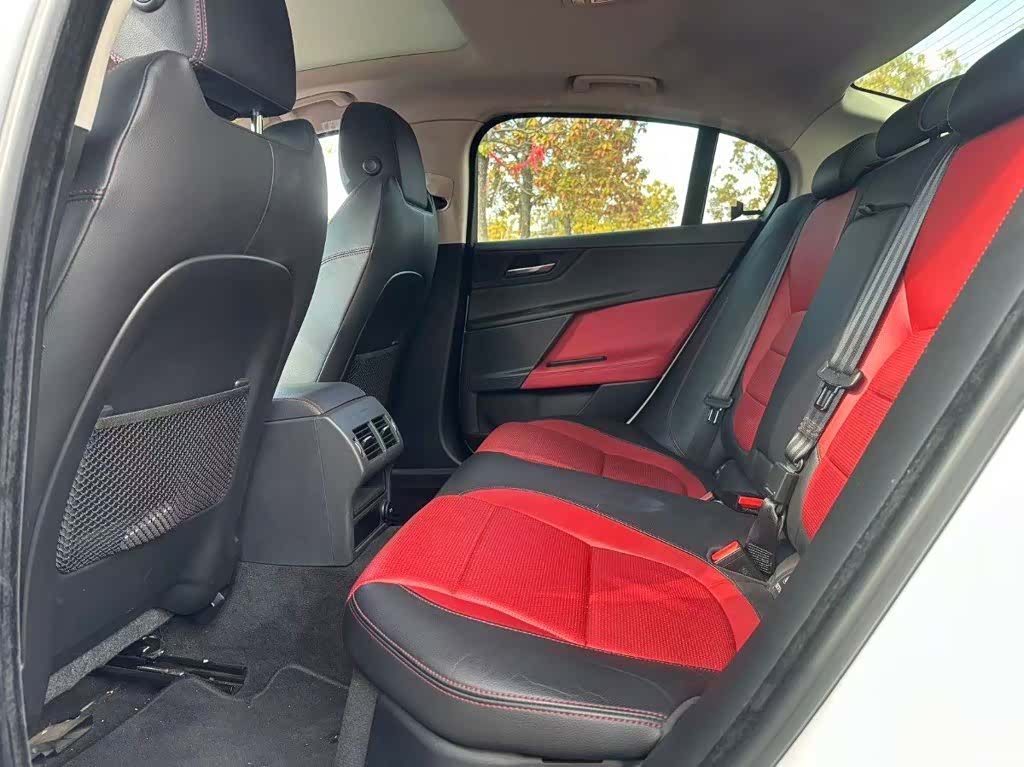 Jaguar XE, 2016 4