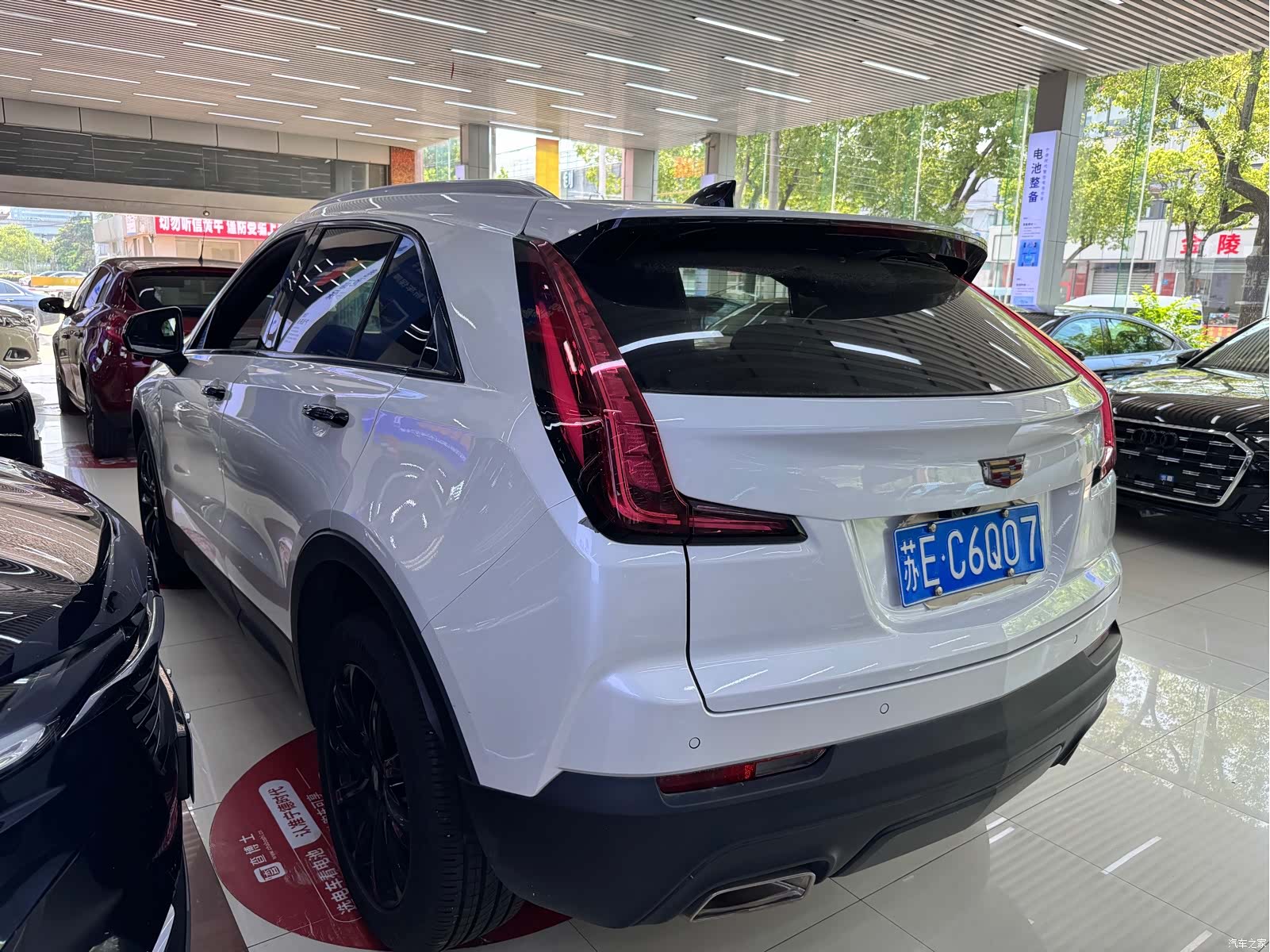 Cadillac XT4, 2022 все фото