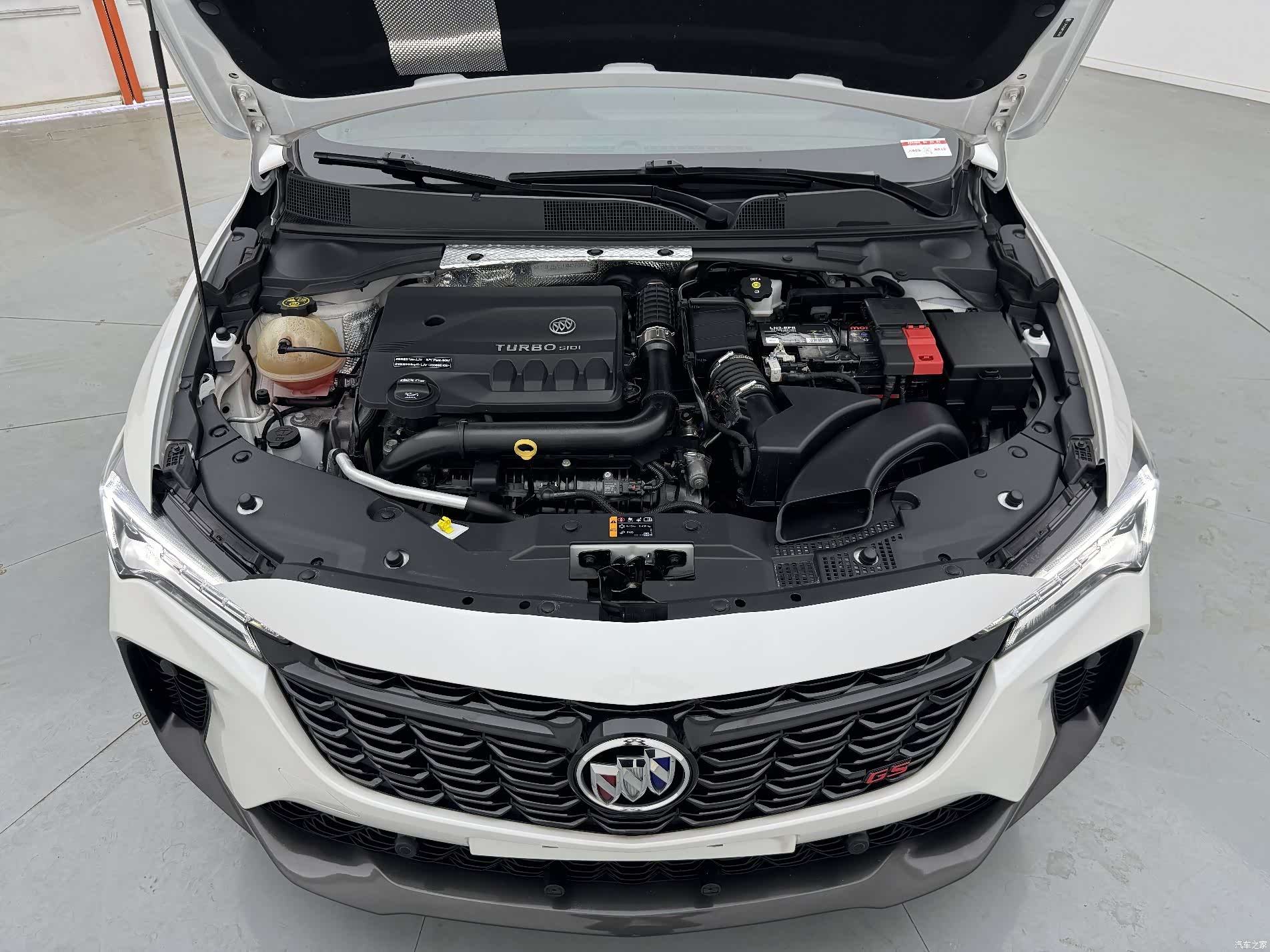 Buick Verano, 2022 33