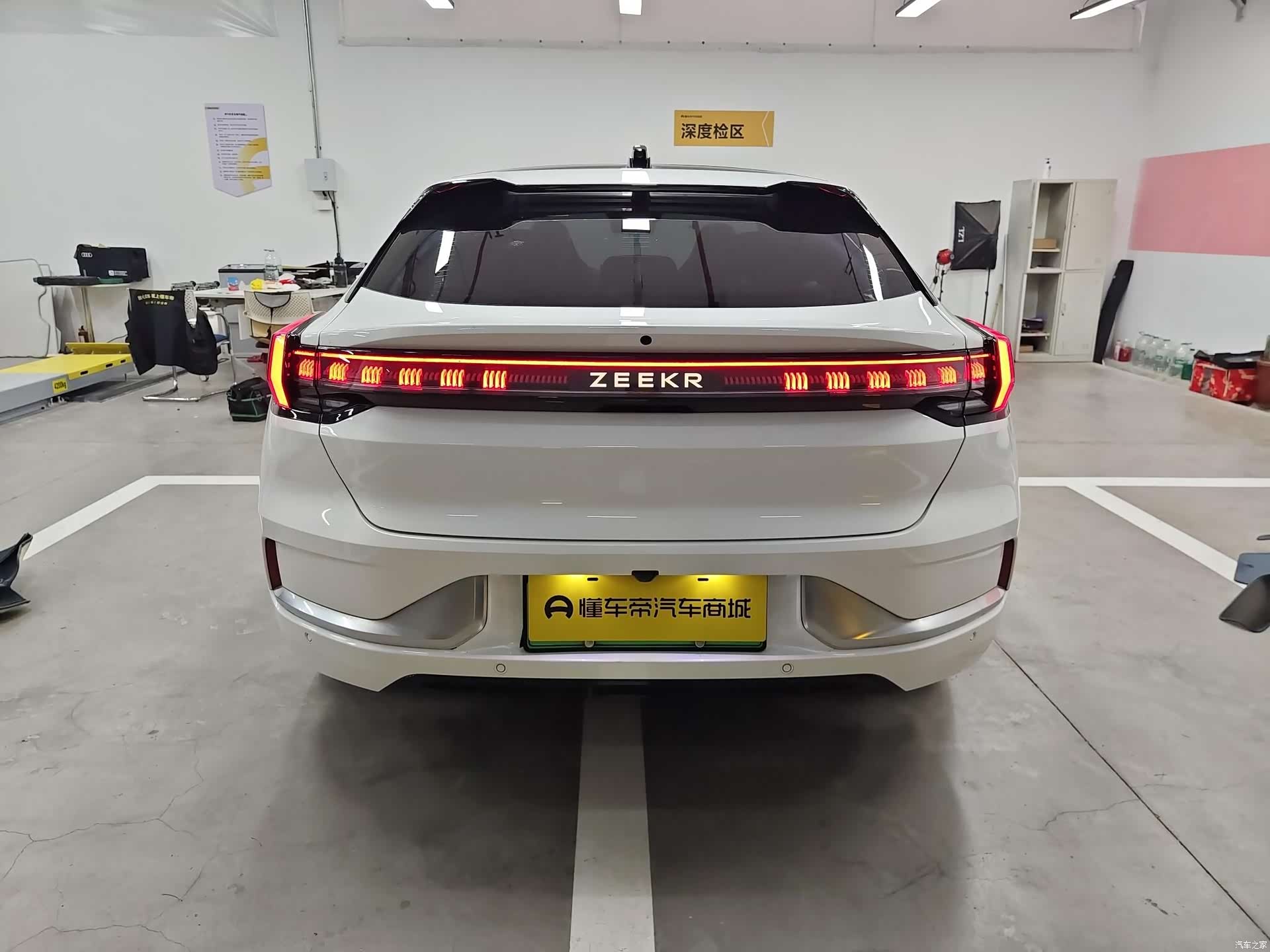Zeekr 001, 2022 8