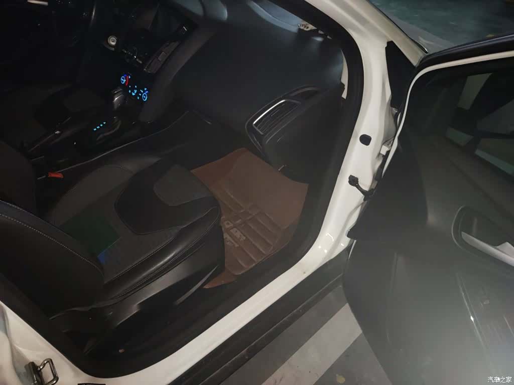 Ford Focus, 2015 22