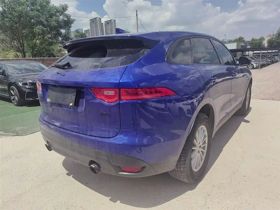 Jaguar F-PACE