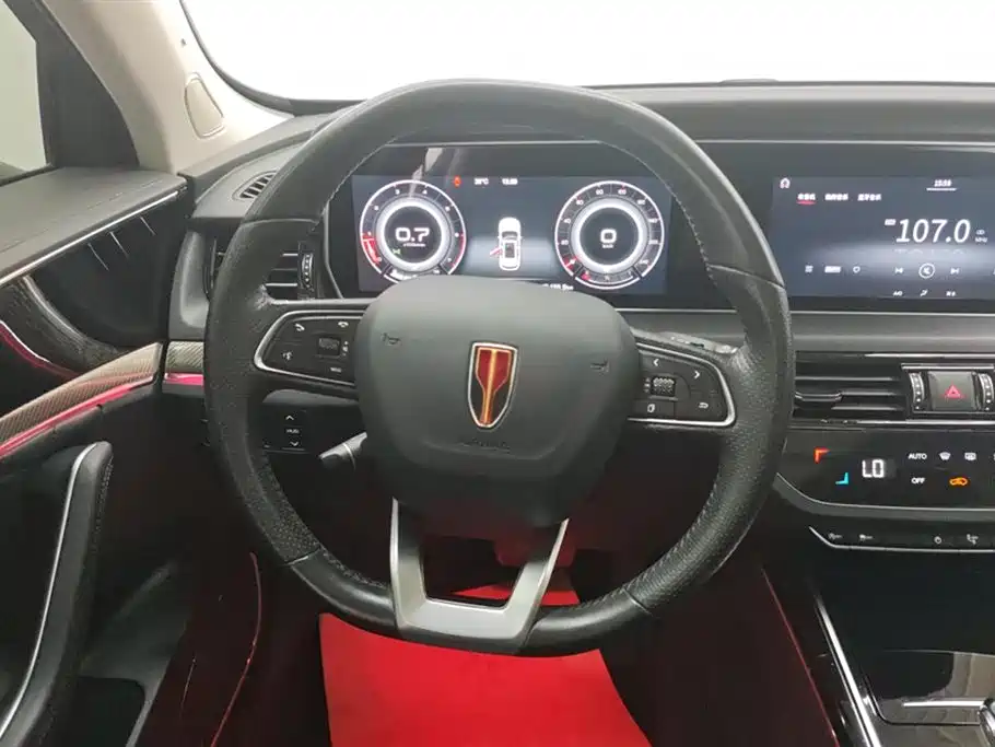 Hongqi HS5