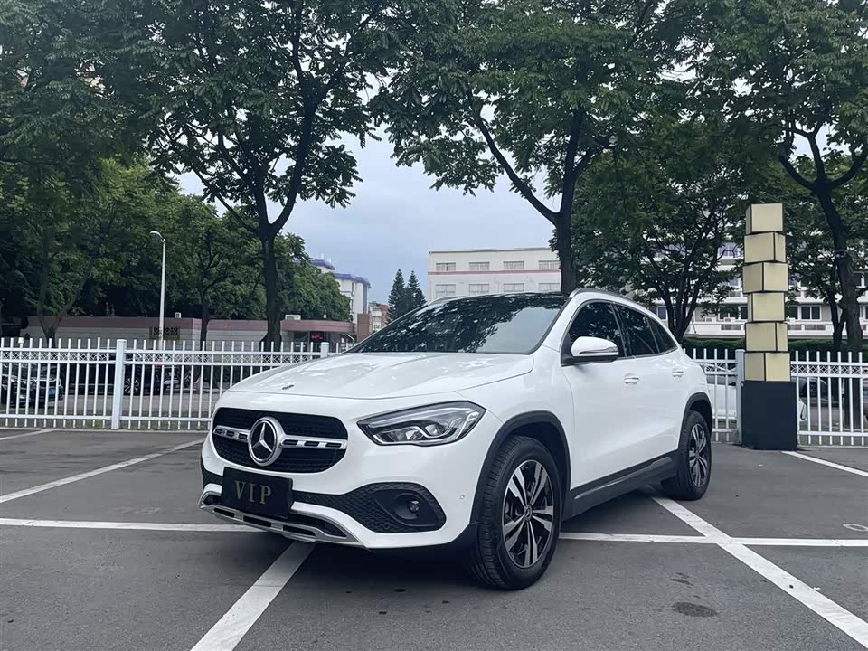 Mercedes-Benz GLA