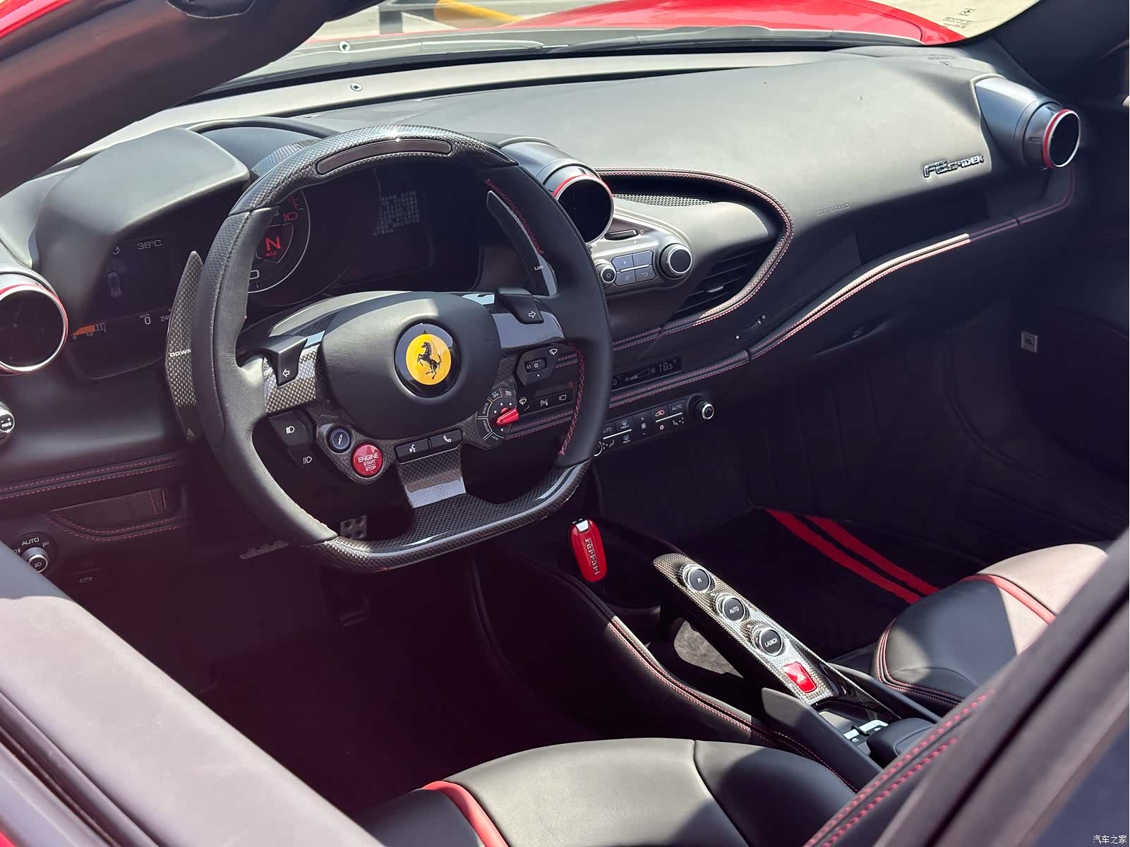 Ferrari F8, 2023 4