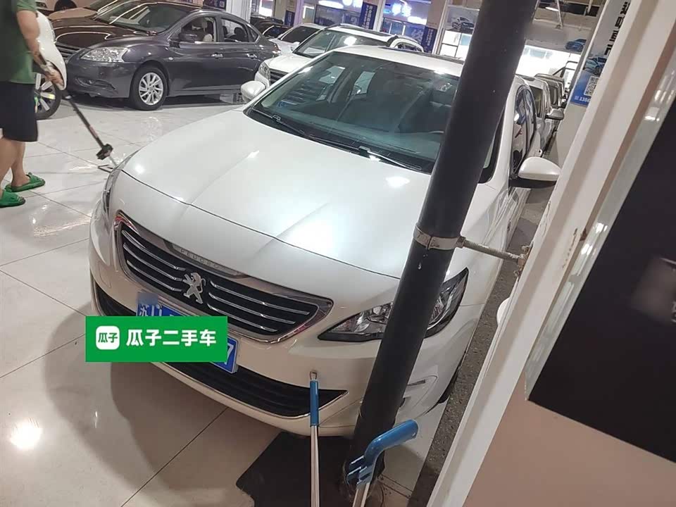 Peugeot 408