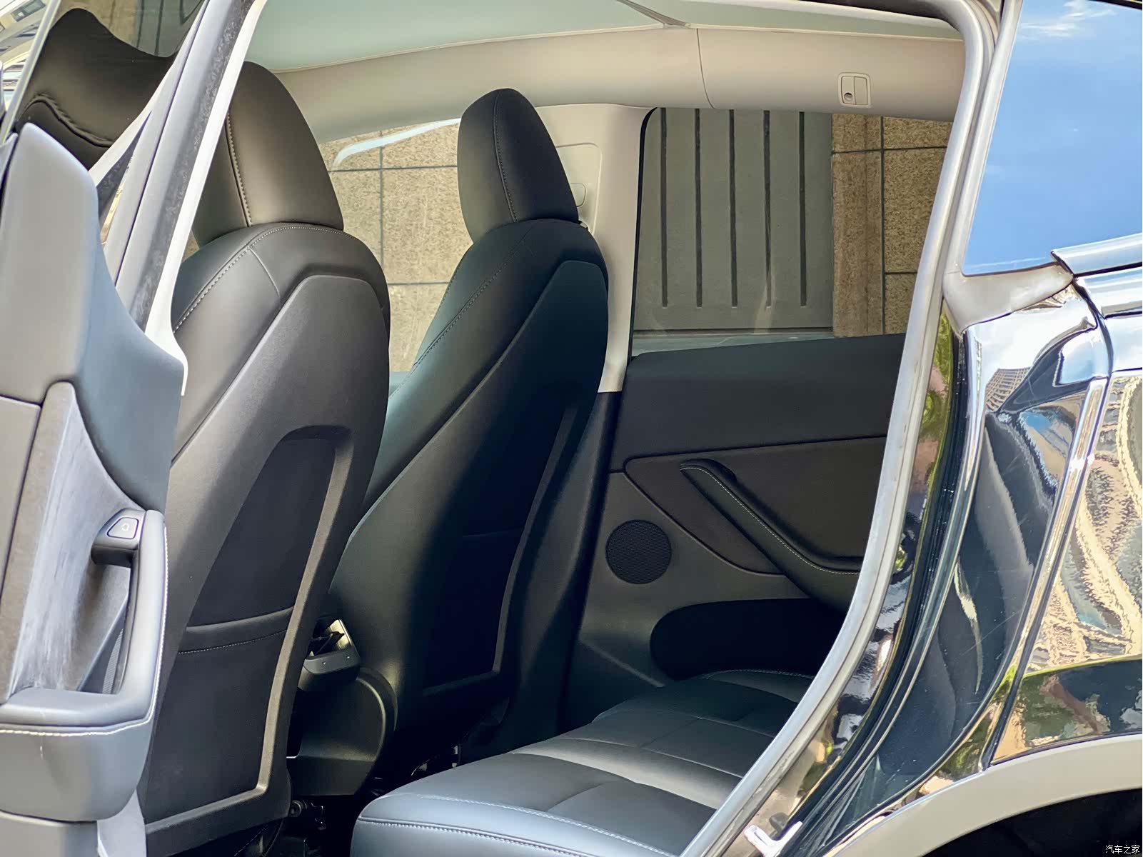 Tesla Model Y, 2023 все фото