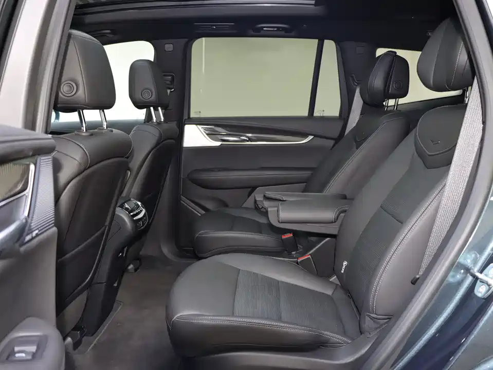 Cadillac XT6