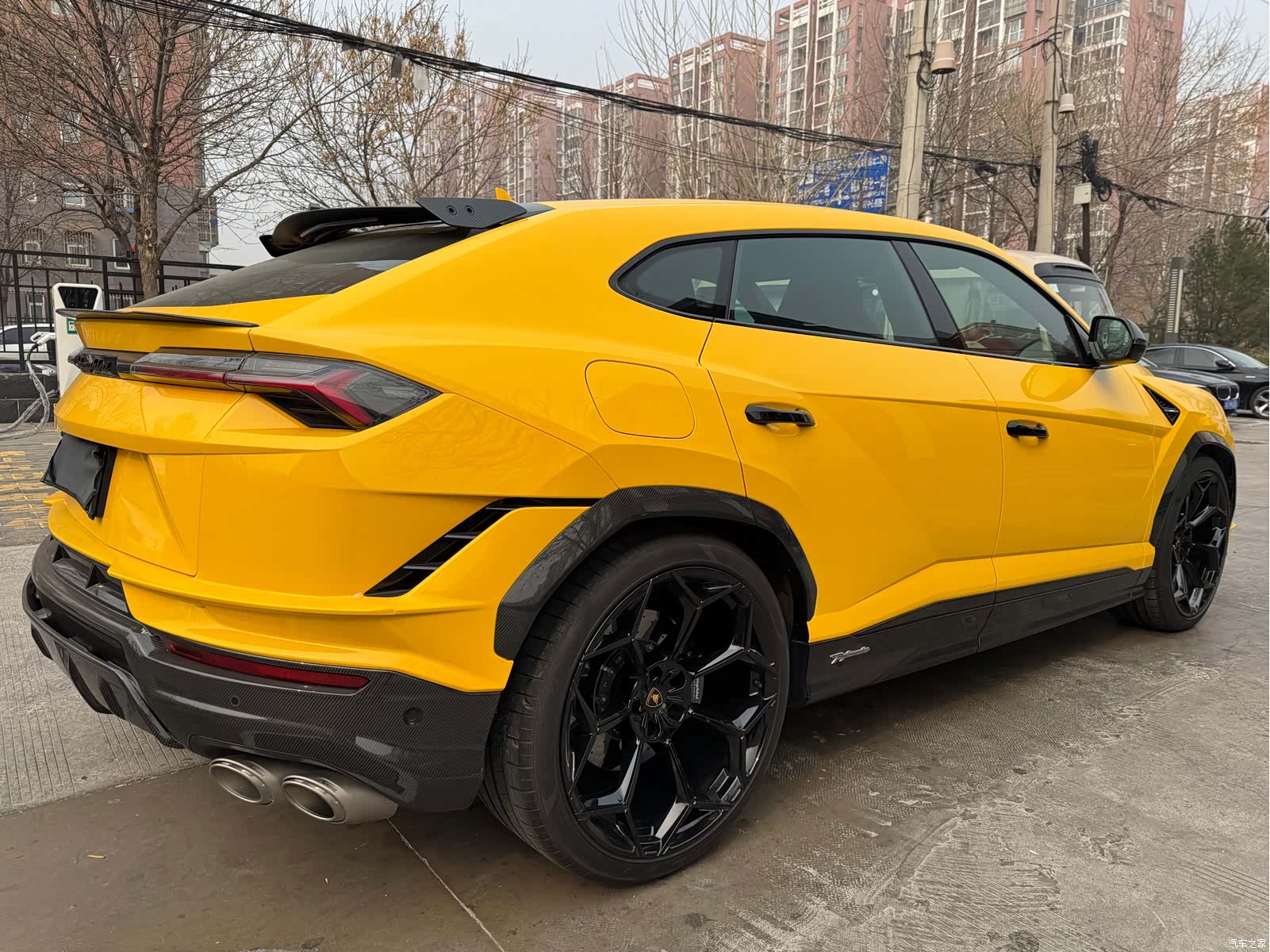 Lamborghini Urus, 2023 все фото