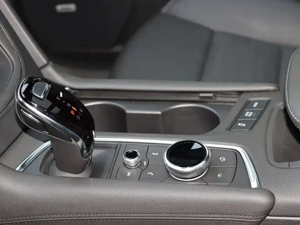 Cadillac XT6