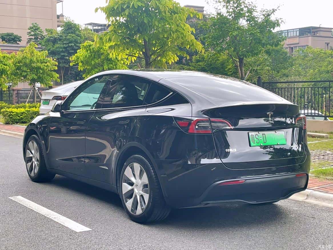 Tesla Model Y, 2023 6