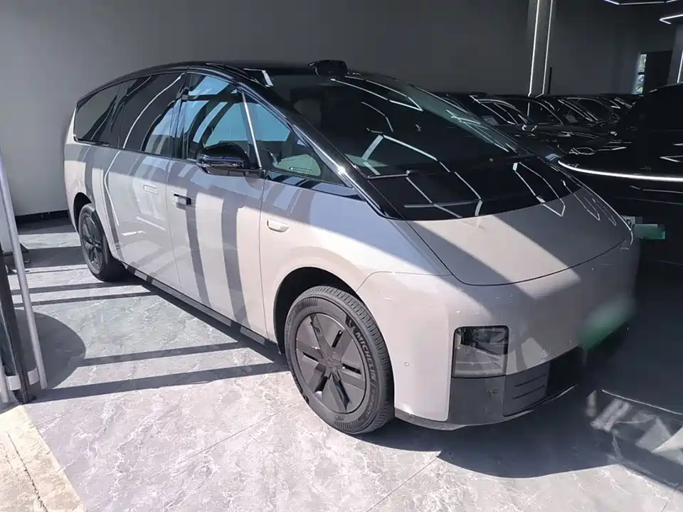 Li Auto Ideal MEGA