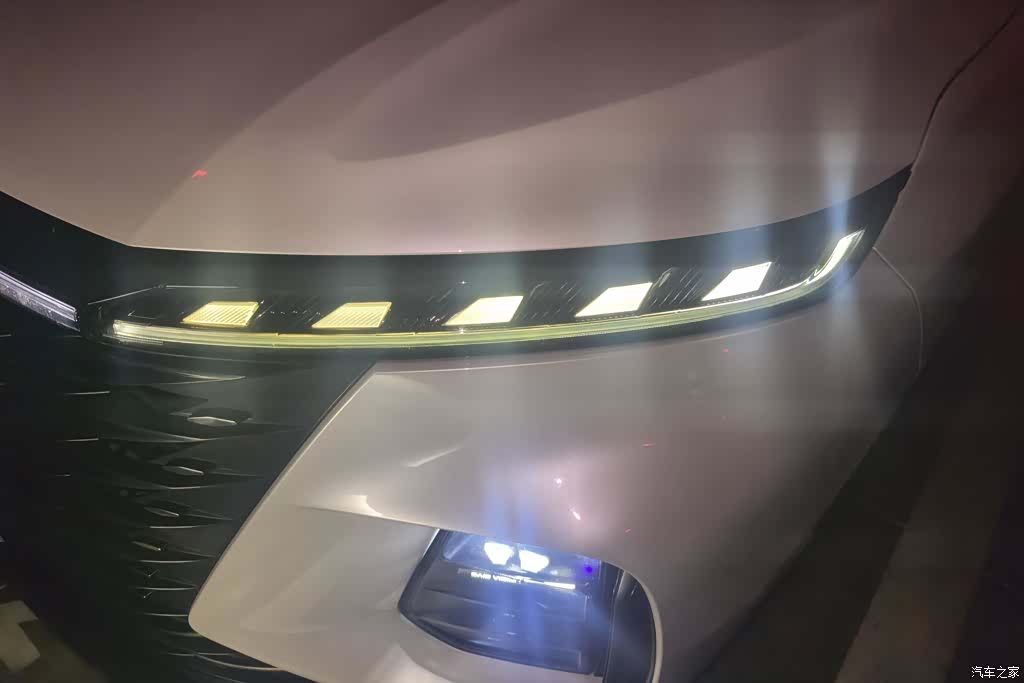 Roewe RX5, 2022 все фото