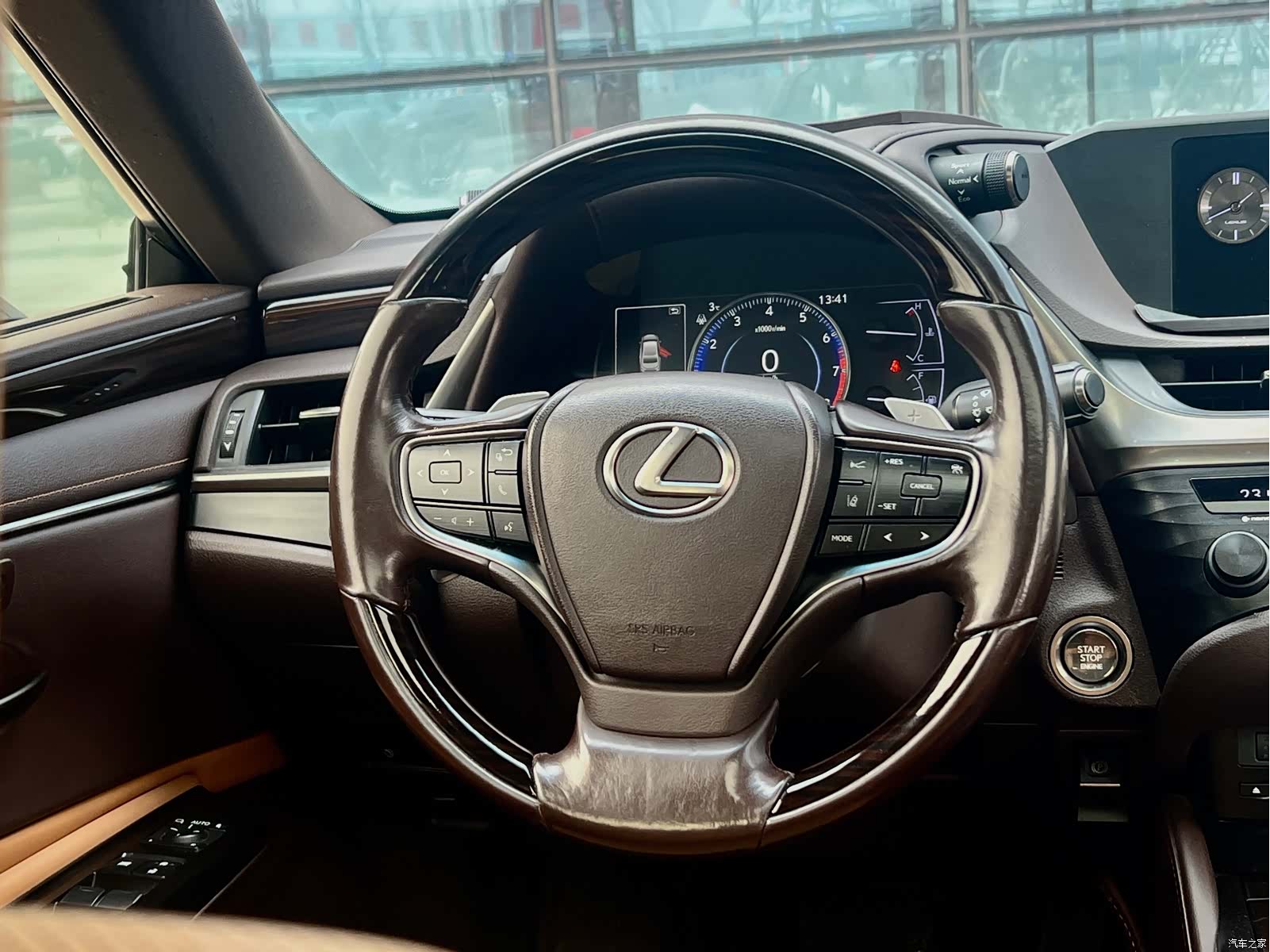 Lexus ES, 2018 9