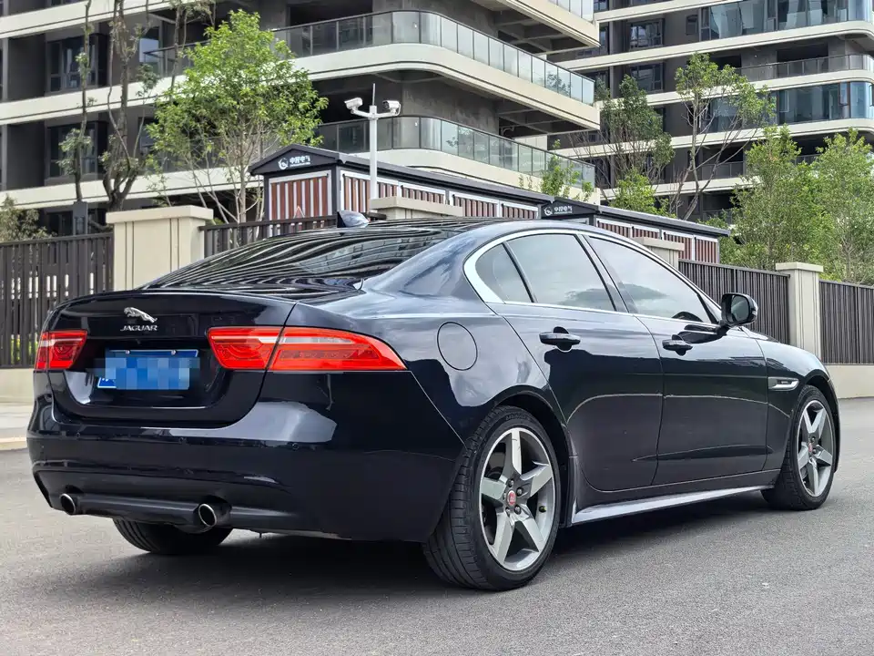Jaguar XE