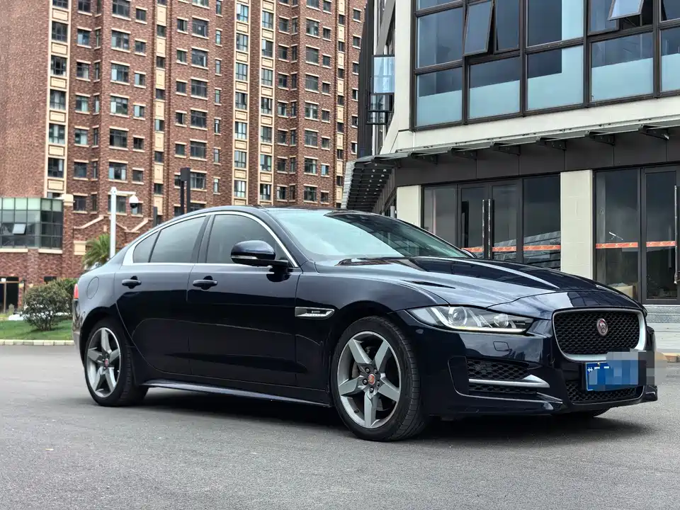 Jaguar XE