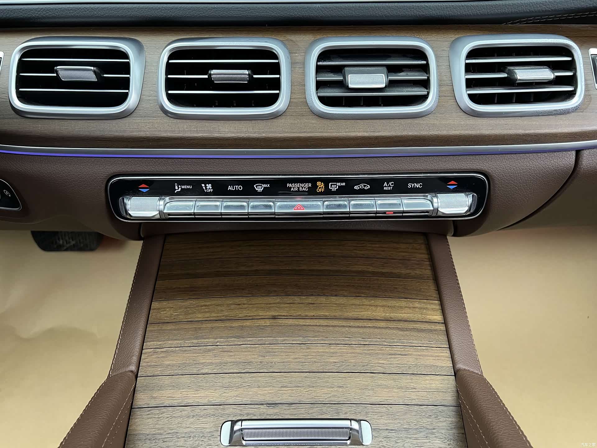 Mercedes-Benz GLE, 2024 24