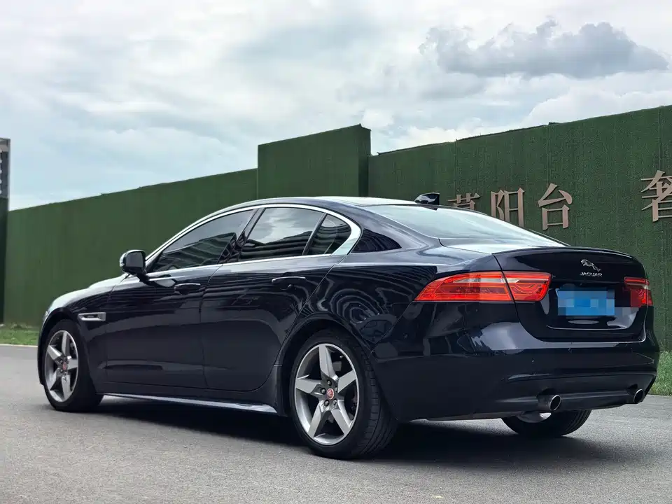 Jaguar XE