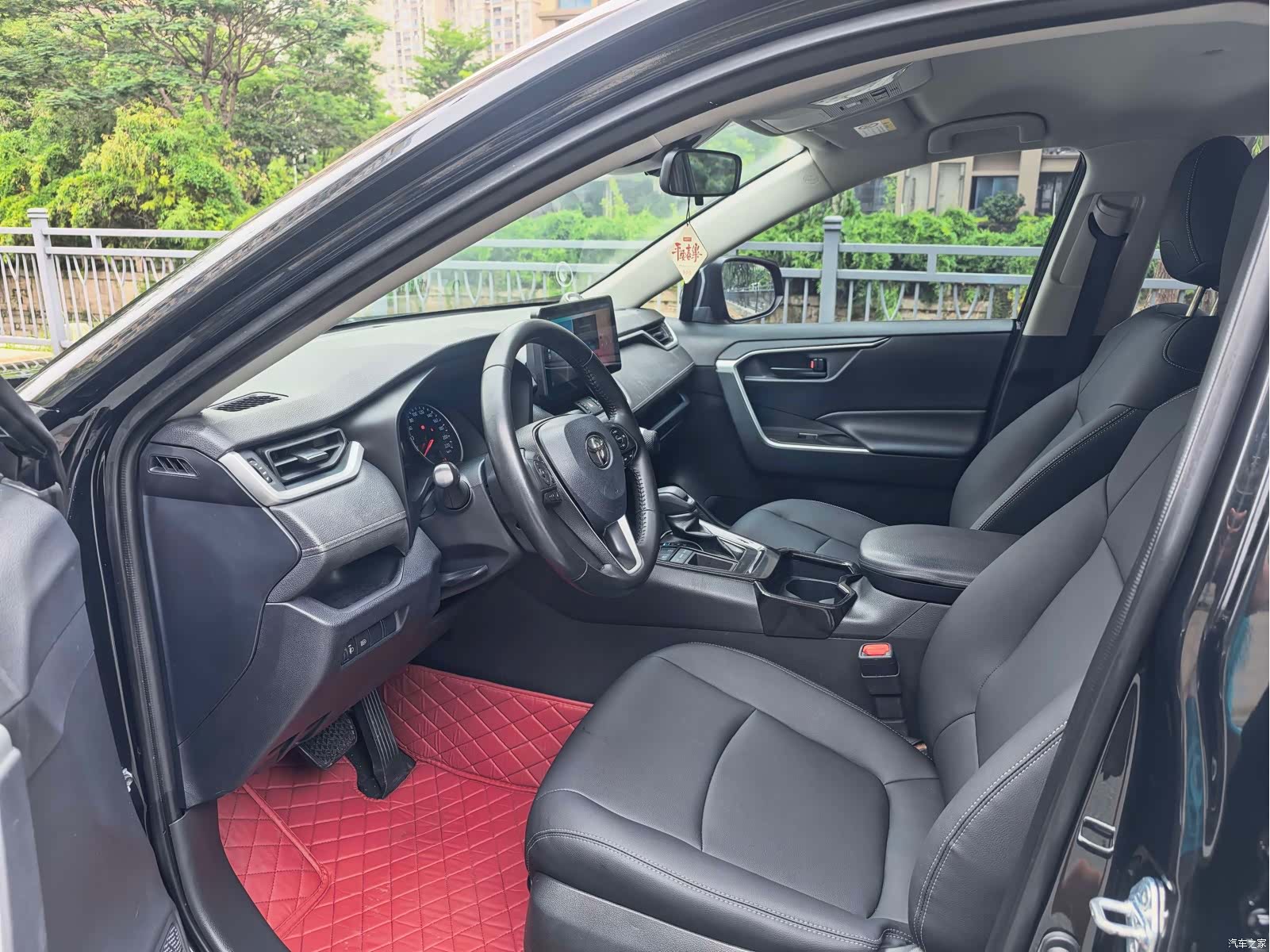Toyota RAV4, 2021 4